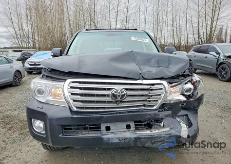 2015 Toyota Land Cruiser z USA, uszkodzony, nr VIN JTMHY7AJ3F4032728